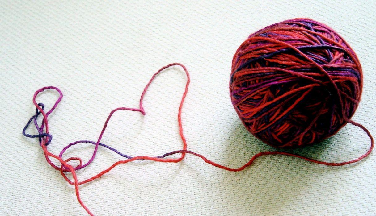 Free Patterns From Universal Yarns
