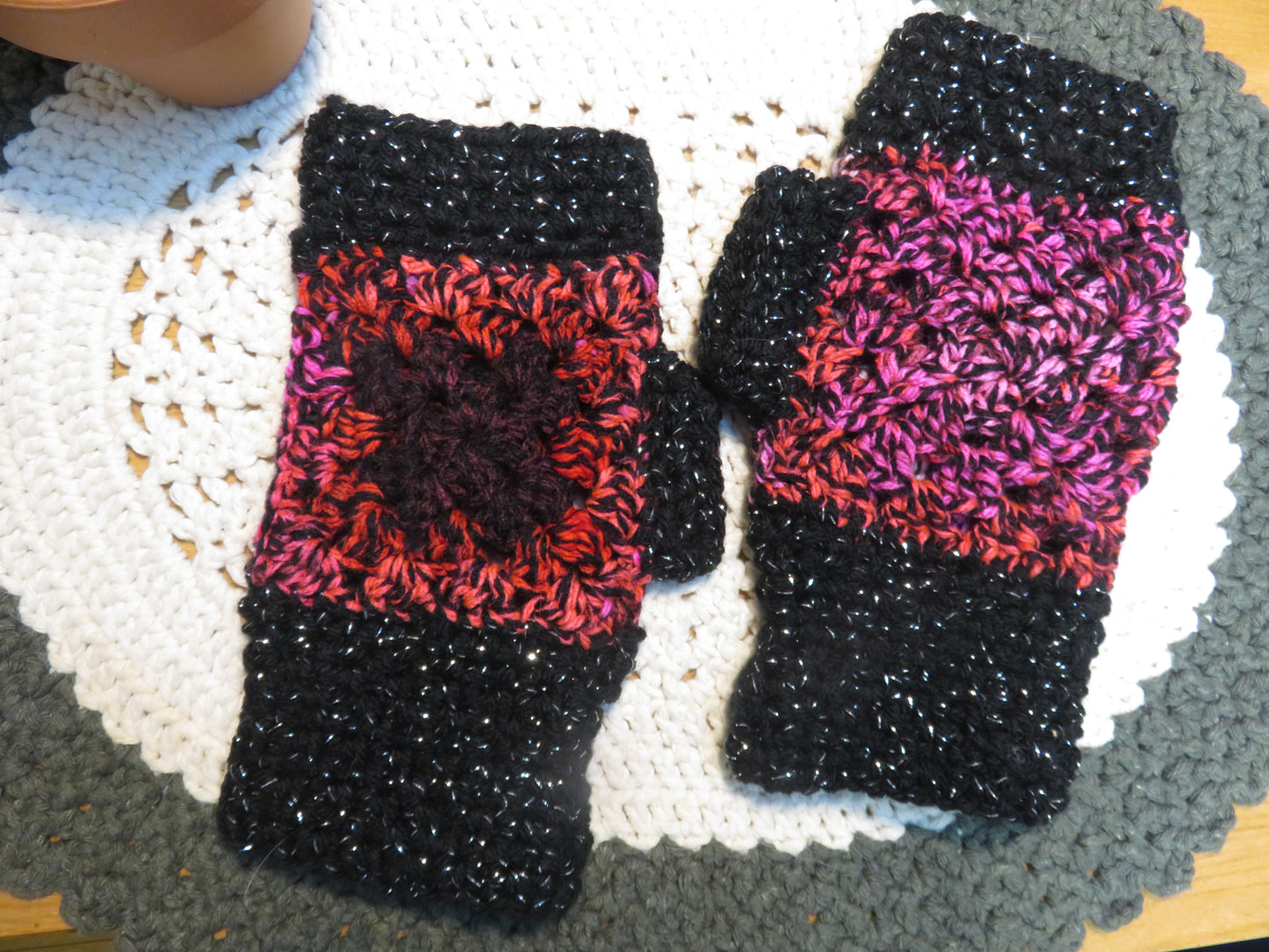 Granny square fingerless gloves